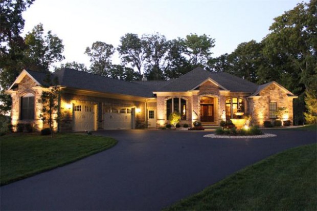 18053 Homestead Manor 1.jpg